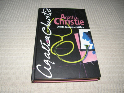 Agatha Christie Neiti Lemon erehtyy -sid