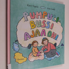 Katri Tapola ym. : Pumpulibussi ajaa ohi - pikkukuva 1