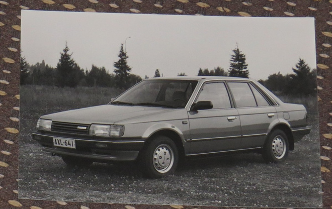 1986 Mazda 323 pressikuva - KUIN UUSI