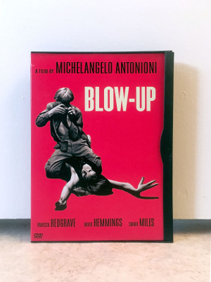 Blow-up DVD, R1, NTSC, snap case