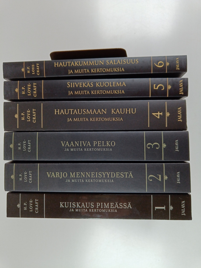 H. P. Lovecraft : Lovecraftin kootut teokset 1-6 : Kuiska...