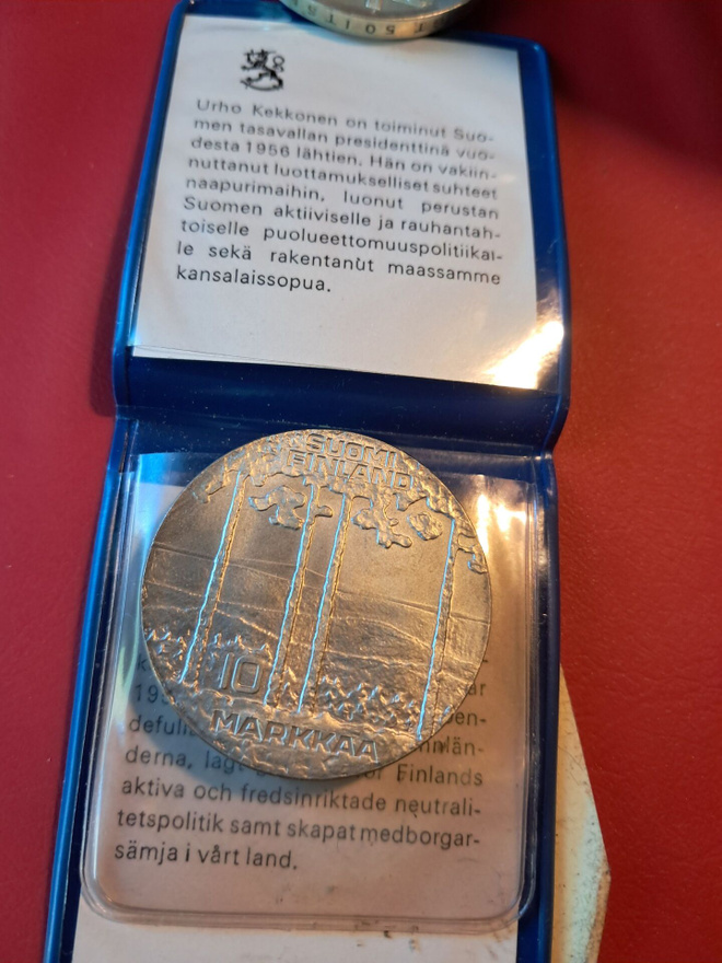 Juhlaraha 10 mk  Kekkonen 1975. Hopea.