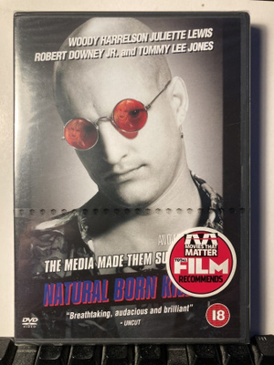 NATURAL BORN KILLERS, DVD, Stone, Harrelson, muoveissa