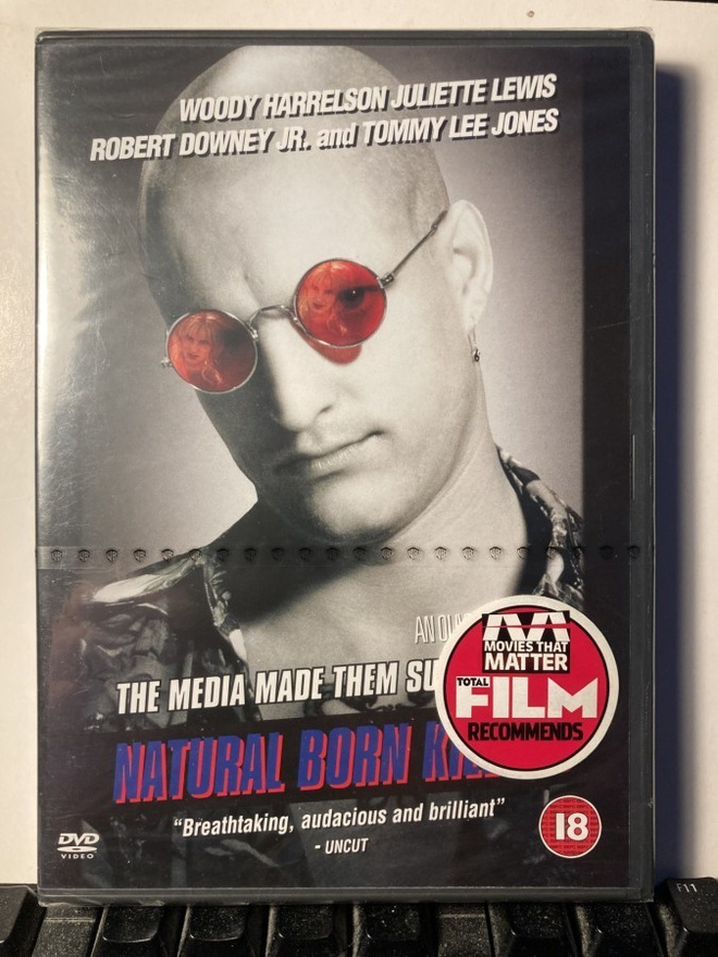 NATURAL BORN KILLERS, DVD, Stone, Harrelson, muoveissa