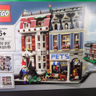 LEGO 10218: Pet Shop - pikkukuva 1