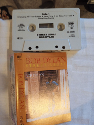 C- KASETTI: BOB DYLAN : STREET LEGAL