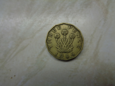 Englanti 3 pence 1944 - 12-kulmainen kolikko