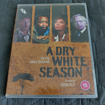 Valkoinen Kuiva Kausi Blu-ray **muoveissa**