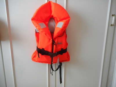 Marinepoolin käyttämätön pelastusliivi 10-20kg.