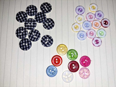 12 ja 16mm nappi , 4 erilaista , 20-30 kpl