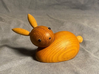 Skjode. Kani. Teak.
