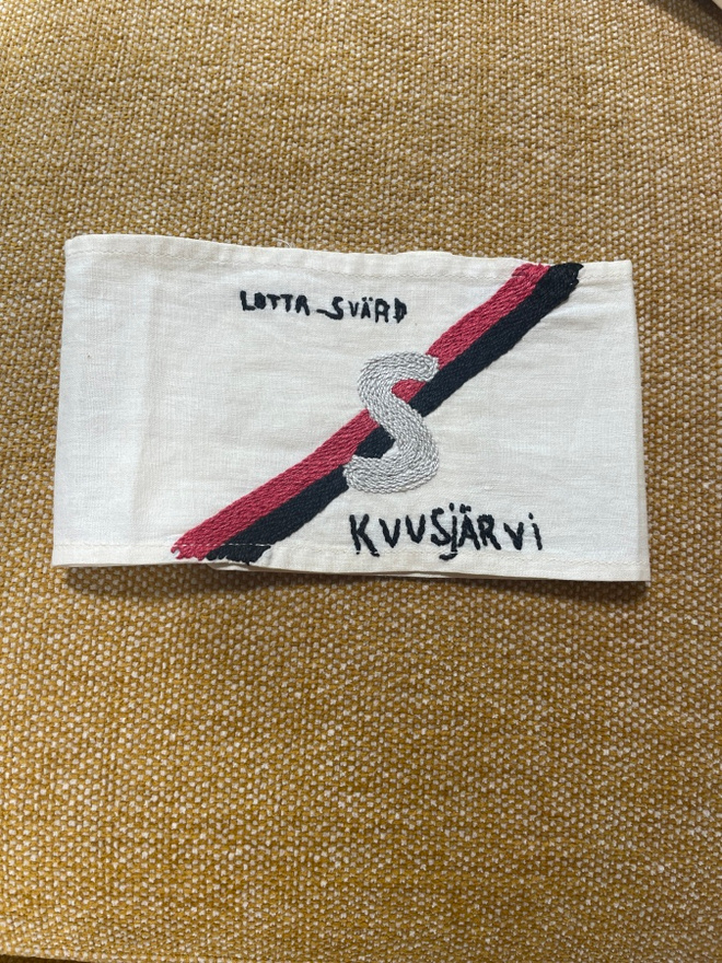 Lotta Svärd   hihanauha KUUSJÄRVI