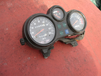 Kawasaki AR125 mittaristo