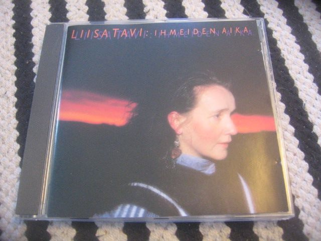 Liisa Tavi - Ihmeiden aika