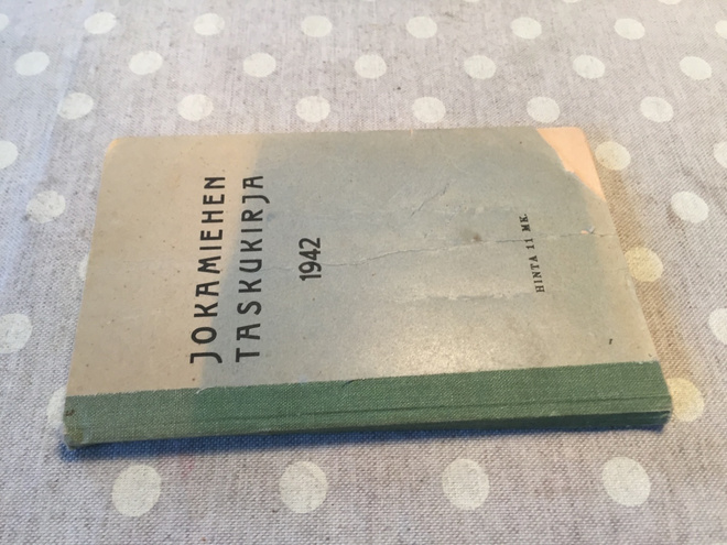 ERKKI VALKEILA JOKAMIEHEN TASKUKIRJA 1942