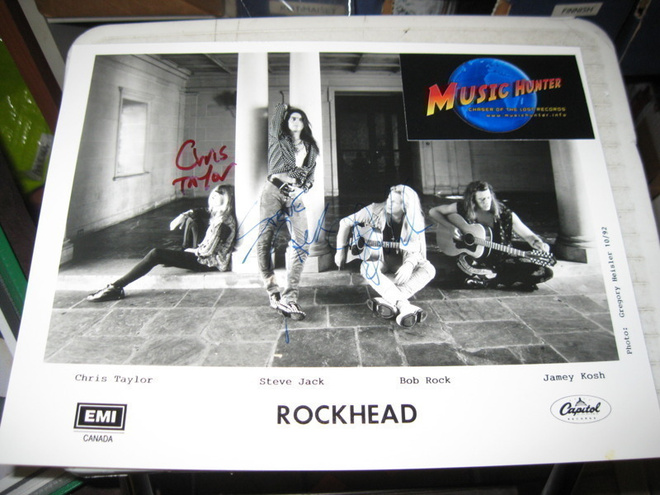 ROCKHEAD B/W PROMOKUVA KOLMELLA NIMMARILLA
