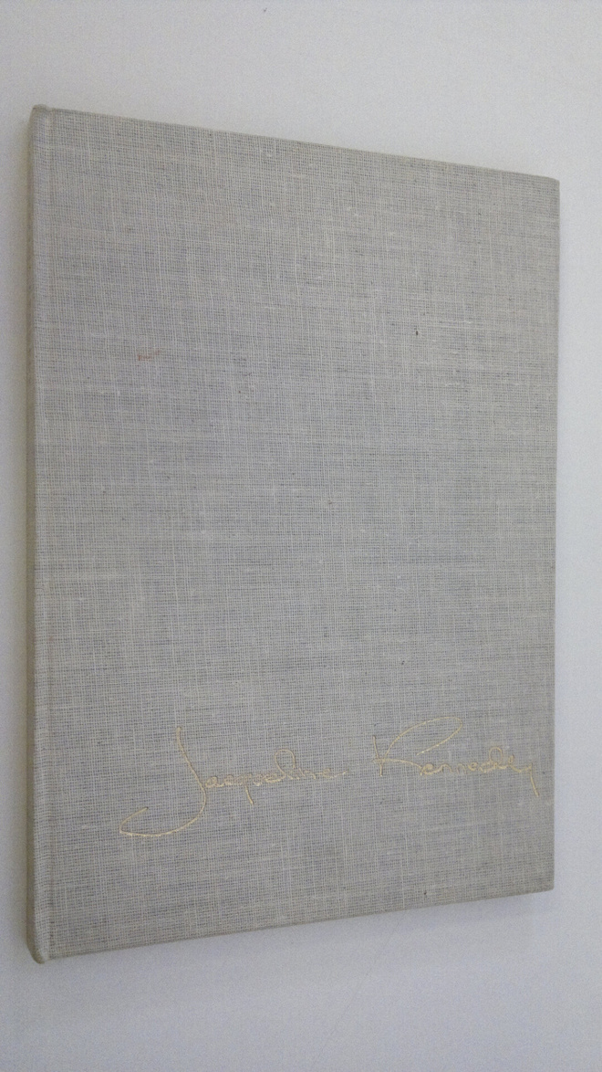 Aili ym. (Toim.) Palmen : Jacqueline Kennedy
