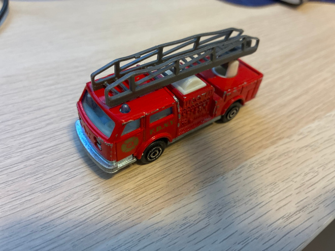 Pomppier paloauto Majorette vanha pikkuauto n 1/64