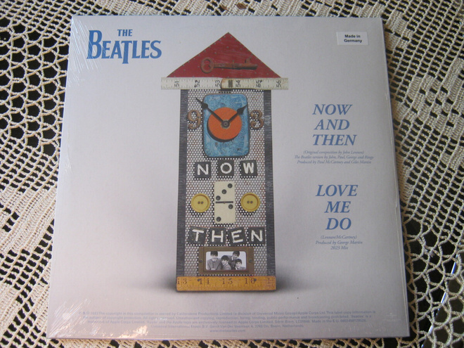 THE BEATLES NOW AND THEN RED VINYL