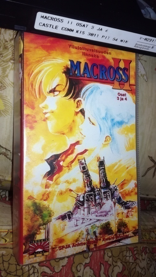Yliulottuvaisuuden linnake Macross II  osat 3 & 4