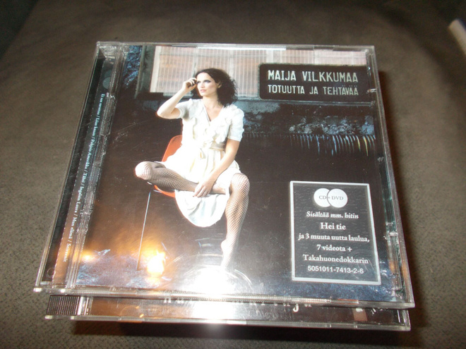2-CD MAIJA VILKKUMAA ** TOTUUTTA JA TEHTÄVÄÄ **