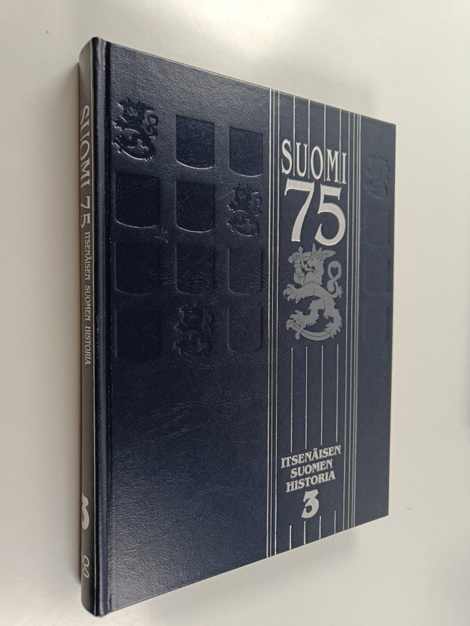 Jukka ym. (toim.kunta) Tarkka : Suomi 75 : itsenäisen Suo...