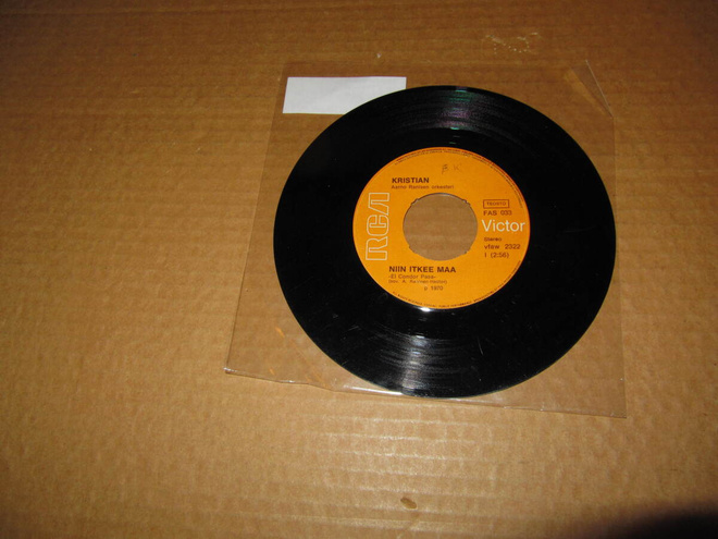 Kristian 7" Niin itkee maa/Vie tai anna mun olla v.1970