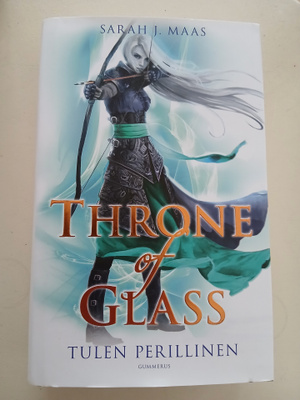 Sarah J. Maas: Tulen perillinen