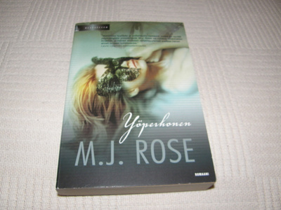 M. J. Rose Yöperhonen -nid