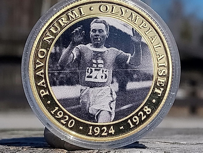 Paavo Nurmi Olympia merkki 1920-1924-1928. Kapselissa