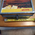 Peltilaatikko DHL lokolla - pikkukuva 2