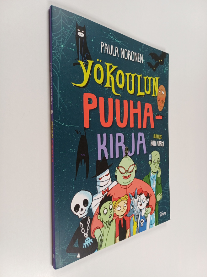 Paula Noronen : Yökoulun puuhakirja