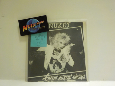 PYHÄT NUKET - ENKELIT SULKIVAT SILMÄNSÄ EX+/EX+ FIN 1985 7"