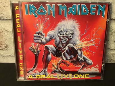 IRON MAIDEN: A Real Live One cd levy