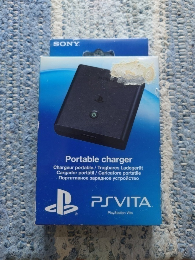 PS vita porable charger "uusi"