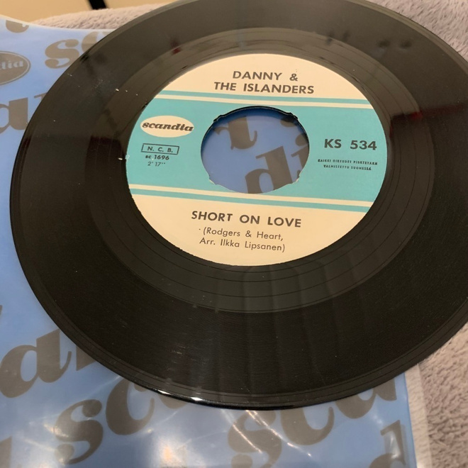 DANNY: Short On Love * The Wanderer * FIN 1964