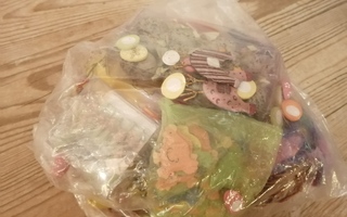 Pääsiäisaskartelutarvikkeita