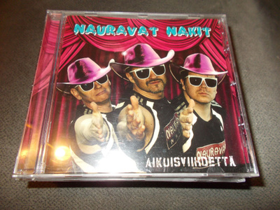 CD NAURAVAT NAKIT ** AIKUISVIIHDETTÄ **