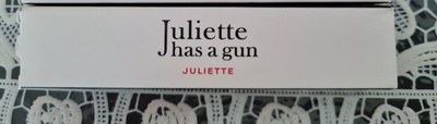 Hajuvesinminiatyyri Juliette Has a Gun Juliette