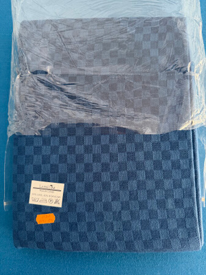 Tummansininen pöytäliina 250 x 143