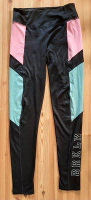 Urheiluun legginsit