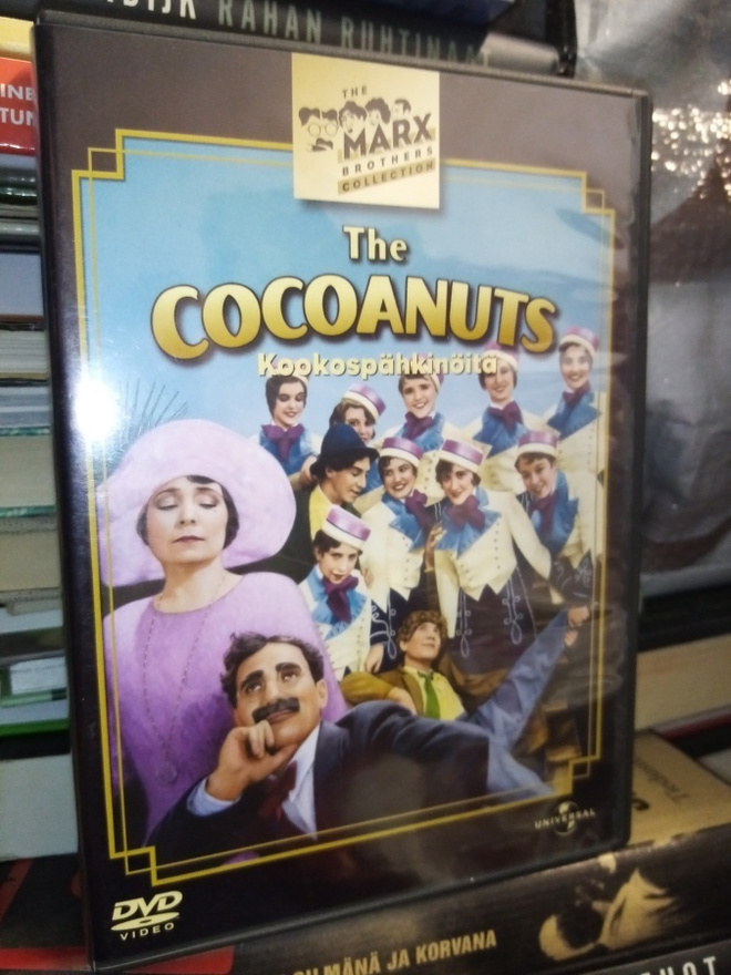 DVD Marx BROTHERS KOOKOSPÄHKINÖITÄ ( SIS POSTIKULU