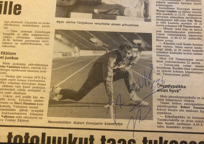 Robert Emmijan nimikirjoitus lehtikuvassa