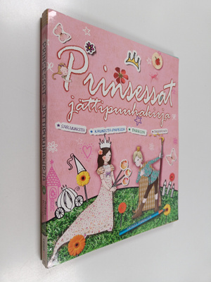 Andrea Pinnington : Prinsessat : Jättipuuhakirja