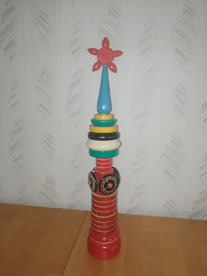 Retro lelu kasattava torni