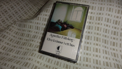 Agnetha Fältskog: Elva kvinnor i ett hus (1975) kasetti