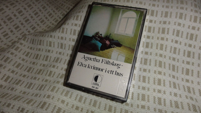 Agnetha Fältskog: Elva kvinnor i ett hus (1975) kasetti