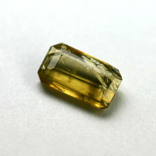 Pallasiittinen peridootti 0.93 ct Brahin Gomel-Region +GIT