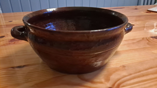 Punasaviruukku, lasitettu, 2-korvainen