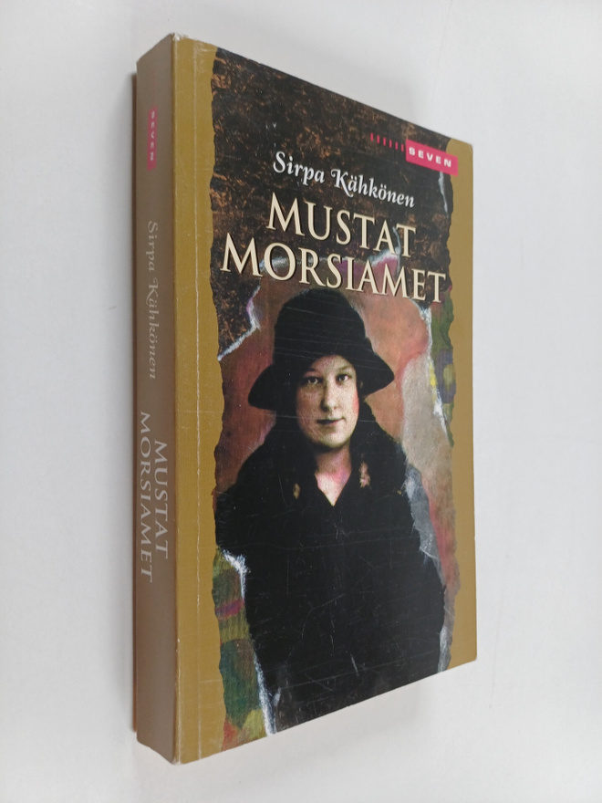 Sirpa Kähkönen : Mustat morsiamet